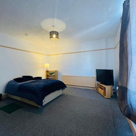 Shous Guest House Emersons Green Dış mekan fotoğraf
